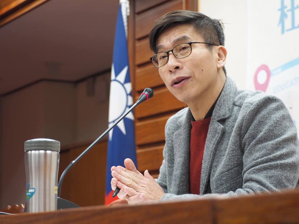 立法院長蘇嘉全妻子洪恒珠宣布退出民進黨，將以無黨籍身分參選屏東立委，引爆綠營分裂危機，也將衝擊已獲民進黨提名的立委鍾佳濱選情。鍾佳濱今天(28日)呼籲民進黨高層要儘速處理。（資料照片／蕭照平攝）