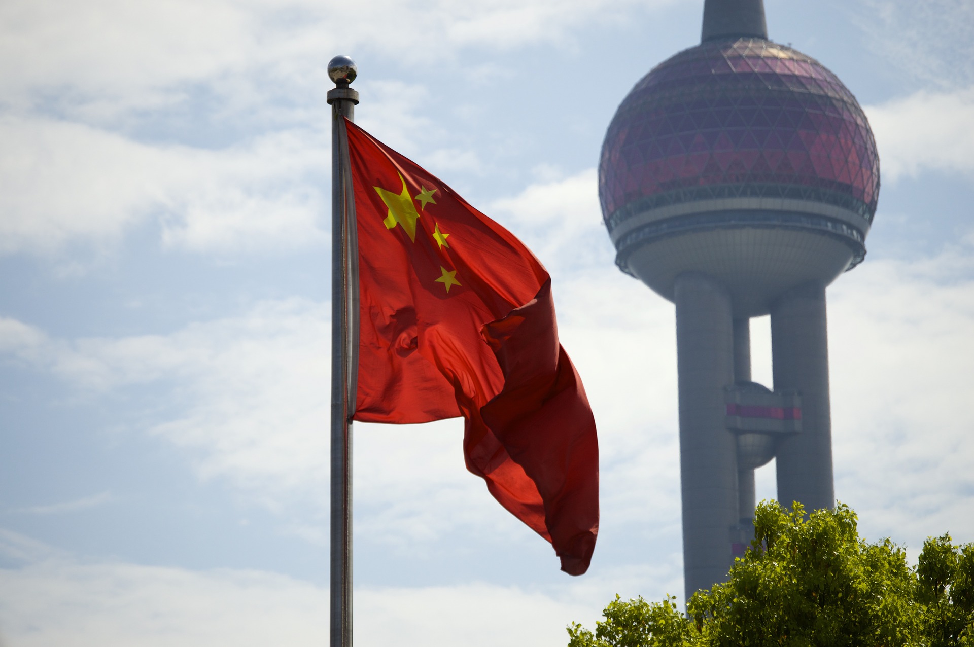 中國在COVID-19疫情後的經濟復甦不如世人所期待，從通貨緊縮、進出口、消費及投資都出現衰退走勢。(pixabay圖庫)