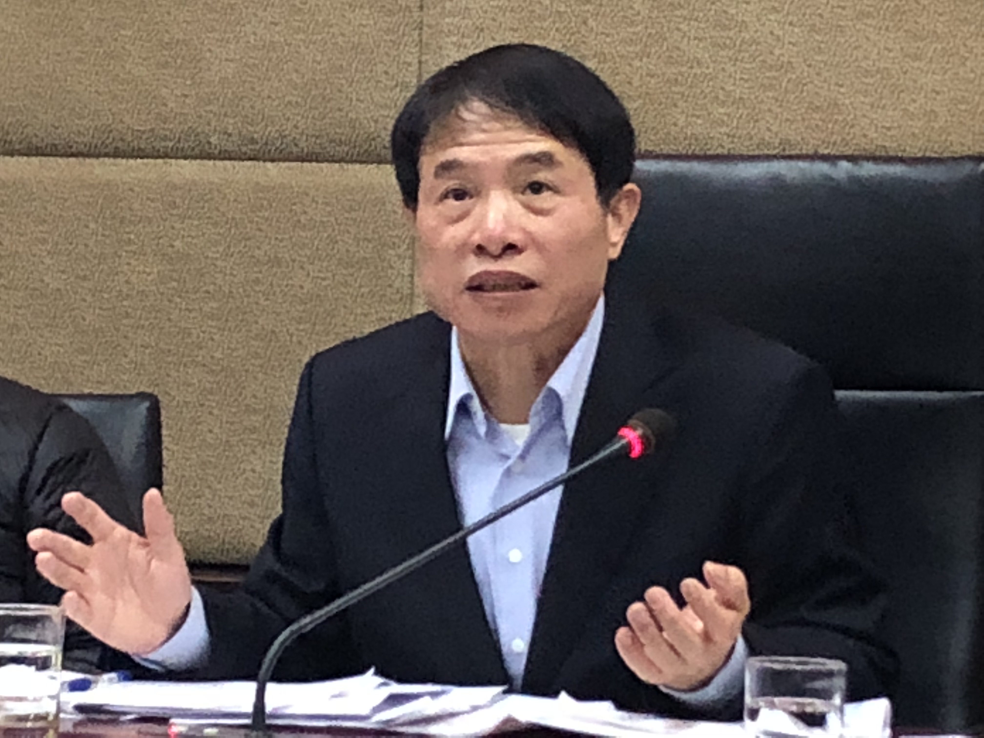 國家通訊傳播委員會6日審議通過通訊傳播業務涉電信及廣播電視設備設置相關法規修正草案，配合國家安全考量，增訂電信、廣播、衛星電視等關鍵基礎設施，不能使用陸製設備。(吳琍君 攝)