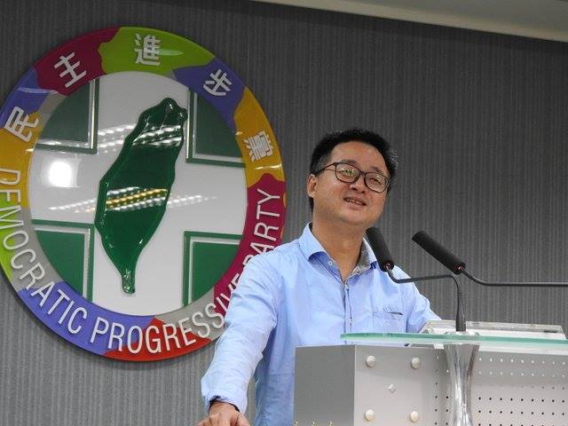 民進黨秘書長羅文嘉30日表示，民進黨將在既有的組織規程、員額、預算不變下，進行隊形轉變。（劉玉秋 攝）