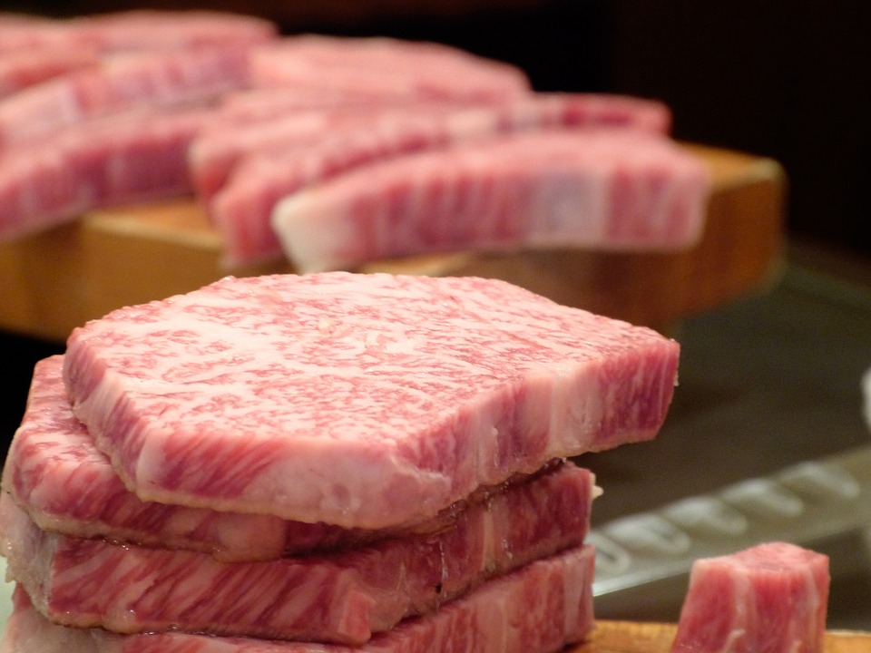 日本GI包括知名的「神戶牛」、「松阪牛」等，都是連結生產地與食品的品牌名稱，被視為智慧財產加以保護。 (Pixabay)