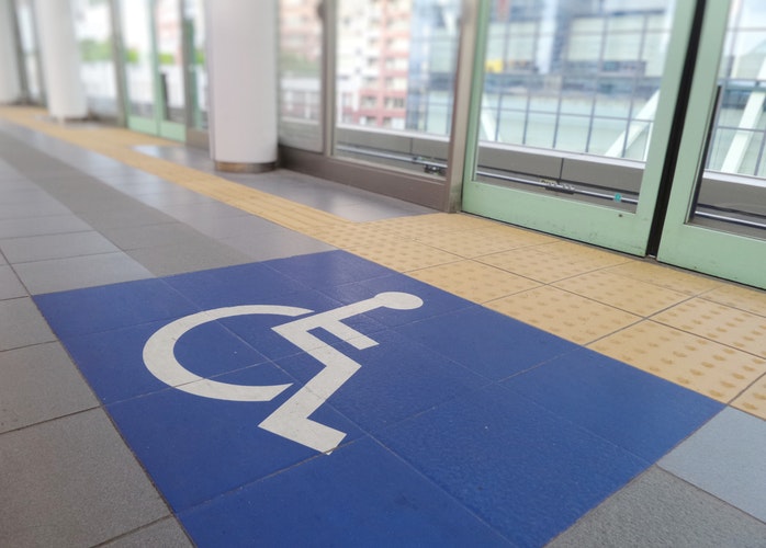 殘障設施和規劃均不足，使中國殘障人士只能隱形在社會邊緣。示意圖 (圖:Franck V.)