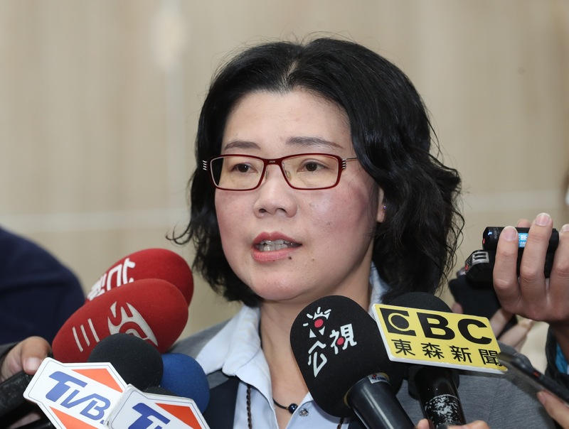 公務人員保障暨培訓委員會主委蔡秀涓9日指出，防治職場霸凌草案預計明年4月底前提出、5月送到立法院。(圖：中央社)