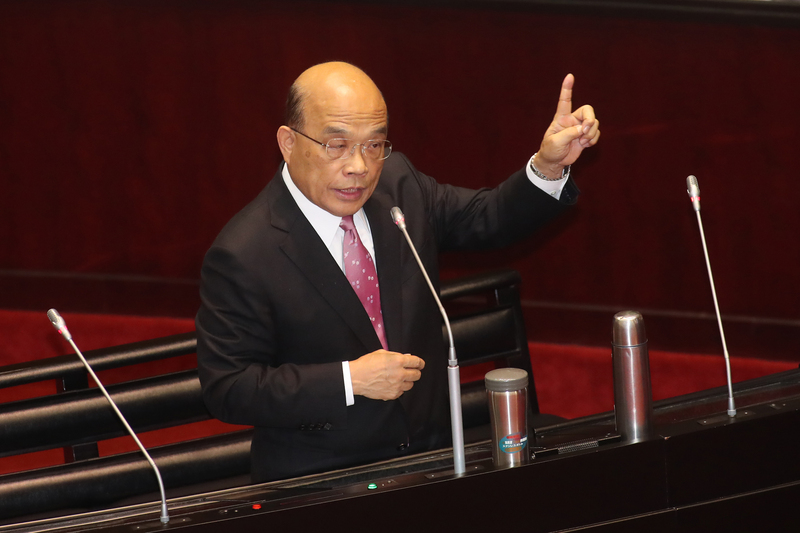 行政院長蘇貞昌26日在立法院答覆立委時表示，他指示教育部可以利用課程規劃或是公民教育，從小強化國人的交通安全觀念。(圖：中央社)
