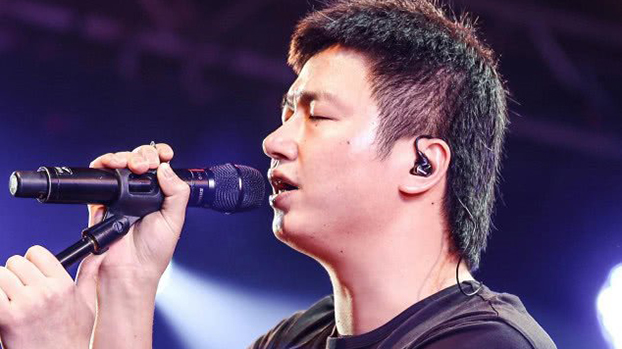 圖為中國獨立音樂人李志2018年1月12日在台北legacy演出。(維基百科／網路圖片)