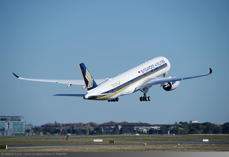 新加坡航空4月初暫停客運飛台，原預計暫停至5月中旬，但目前6月底前都不會有飛台灣的客運航班。 (圖:新加坡航空公司)