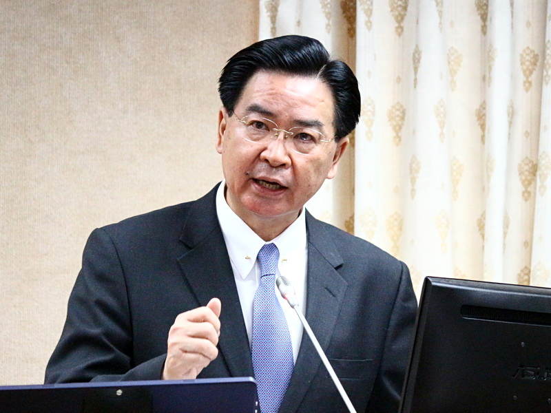 外交部長吳釗燮10日受訪時表示，政府支持香港民眾爭取自由和民主，而一旦北京加強鎮壓當地抗爭力道，台灣方面將協助被迫離開家鄉的港人。(資料照/王照坤 攝)