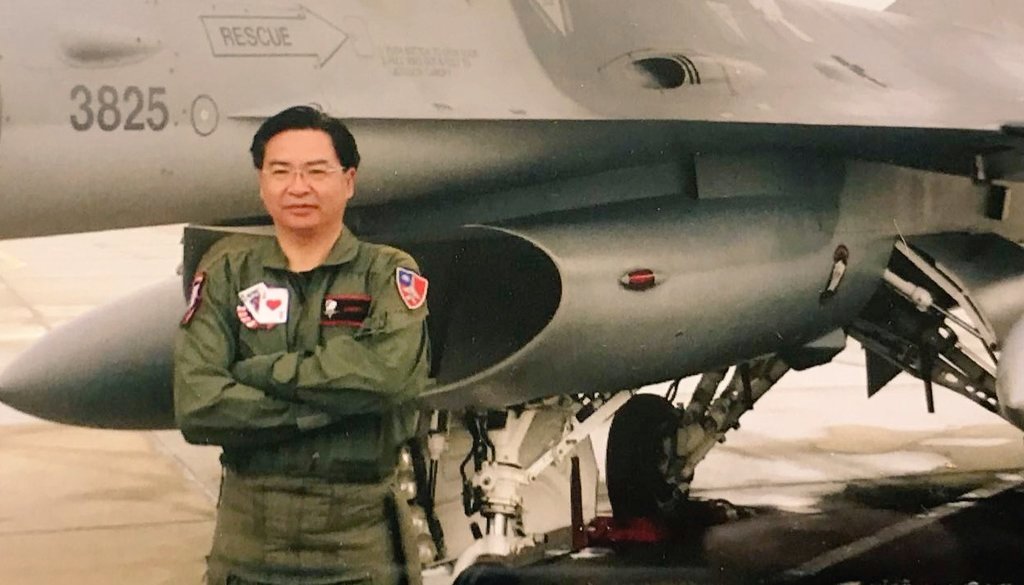 感謝美對台軍售，外交部長吳釗燮推特貼路克基地舊照。 (圖:外交部推特)