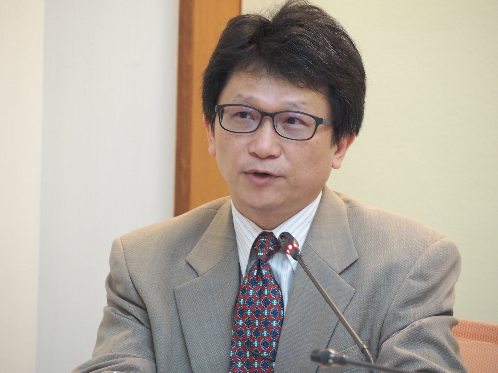 台灣行政院資通安全處處長簡宏偉受訪時表示，如果英國要求，台灣準備好提供抗疫的藍牙和GPS追蹤App相關技術知識。(資料照/蕭照平 攝)