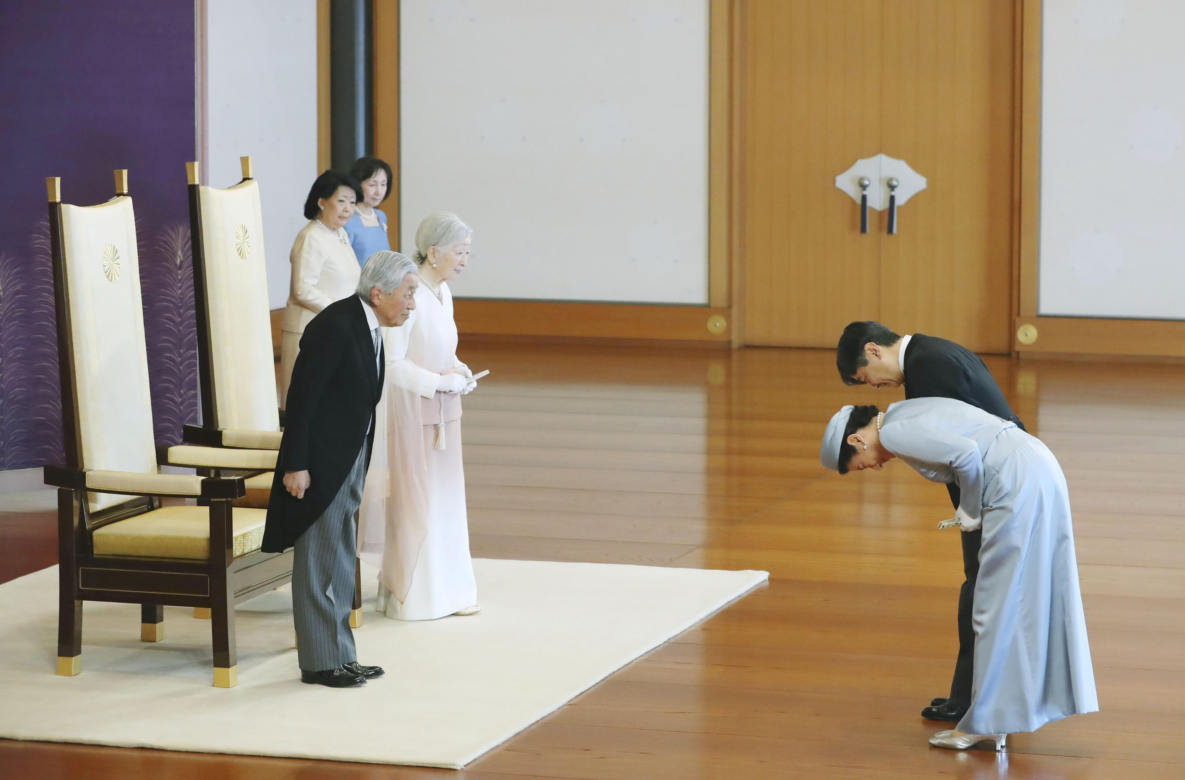 日皇明仁4月30日退位，皇太子德仁5月1日即位為新天皇。(路透社/達志影像)