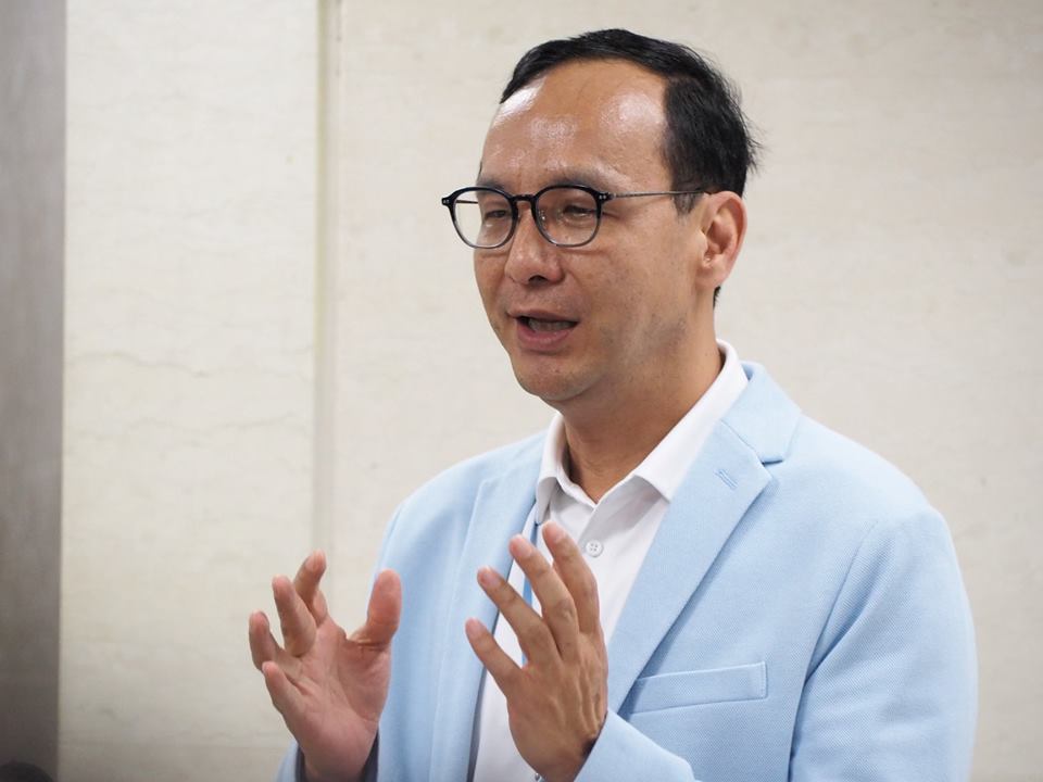 新北市前市長朱立倫表示，尊重韓國瑜的決定，希望黨建立民主示範。(蕭照平 攝)