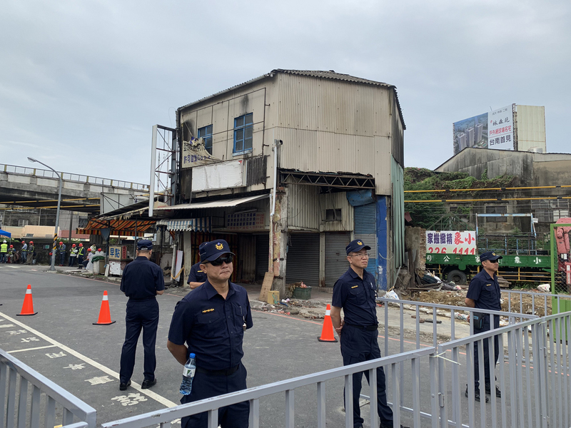 延宕1年喊卡2次，南鐵沿線住戶11日強制拆除。 (圖:中央社檔案照片)
