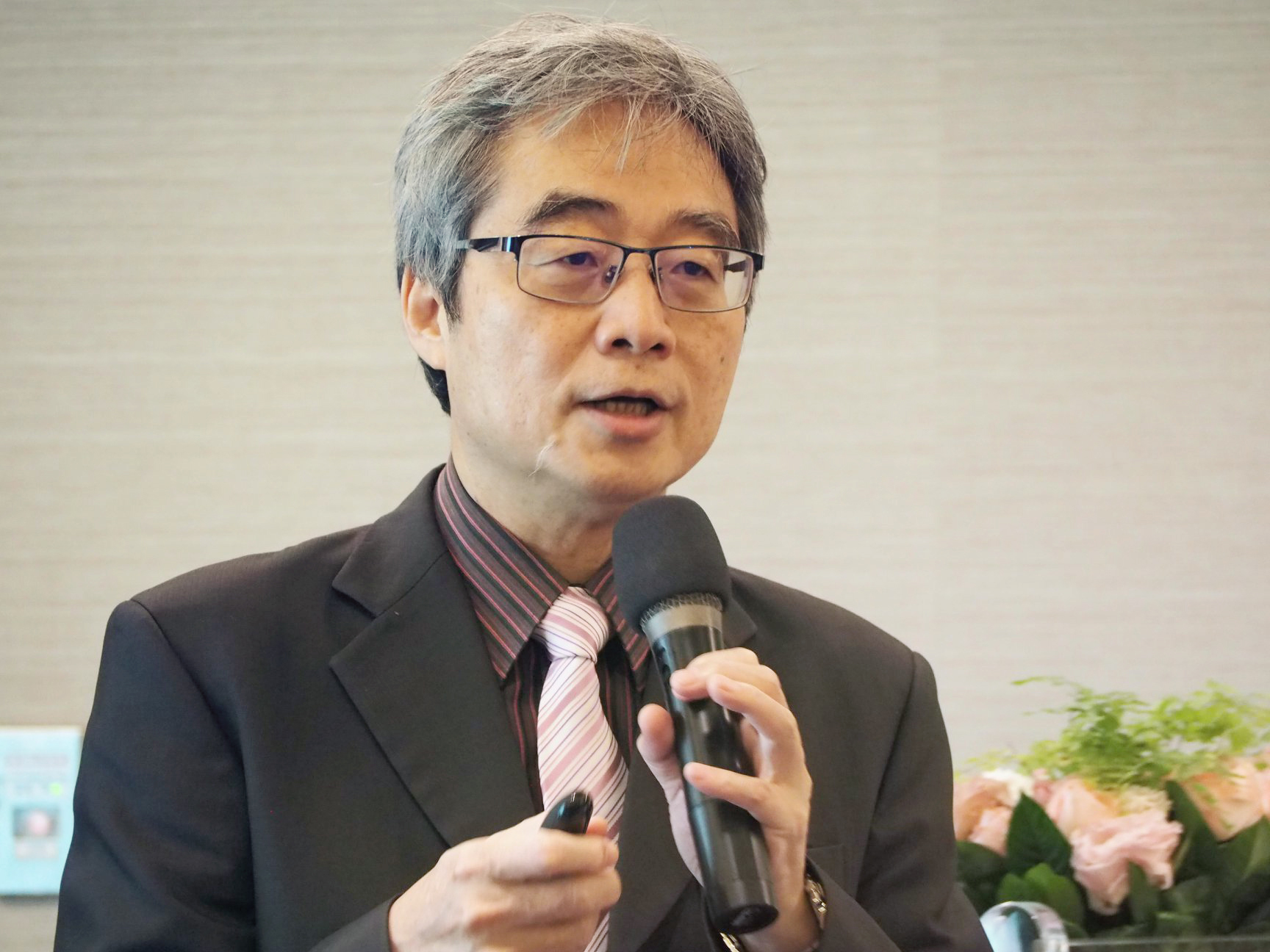 高雄長庚醫院副院長盧勝男4日表示，對於A肝會透過食用冷凍莓果傳染持保留態度。(Rti資料照)