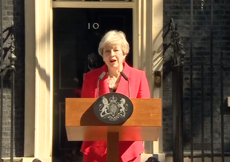 英國首相梅伊24日宣布，她將於兩週後的6月7日辭去首相一職，她並且對無法通過脫歐協議感到遺憾。(圖擷自梅伊臉書)