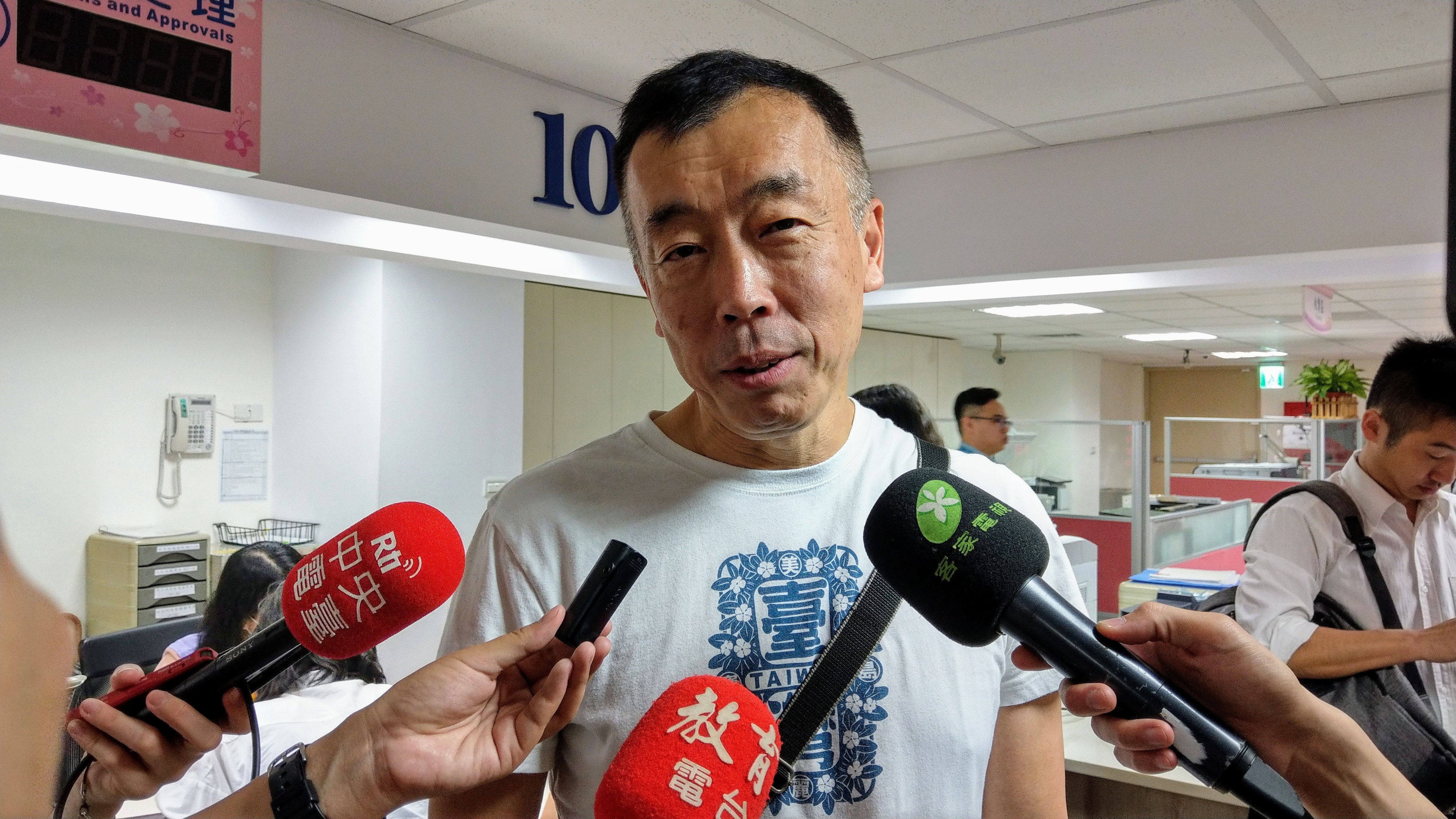 日本明治大學法學部教授鈴木賢相信日本能在5年內追上台灣的腳步。(歐陽夢萍 攝)