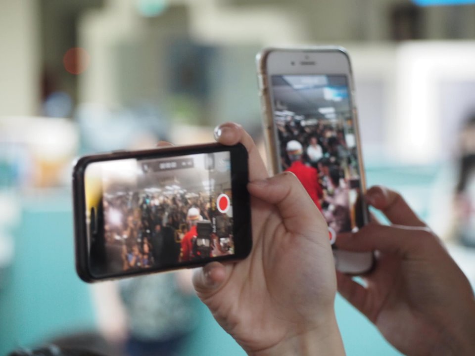 美國有線新聞網CNN GPS節目特別介紹台灣耀眼民主表現。圖為「亞洲第一同志新人結婚登記」活動。（蕭照平攝）