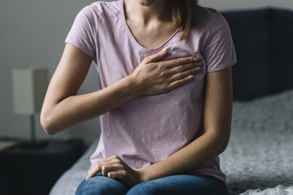 台灣女性乳癌發生率高，乳癌位居女性癌症死因第四位。(示意圖／Freepik圖庫)
