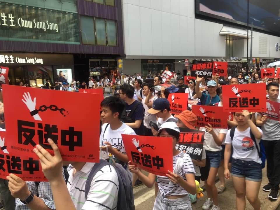 香港市民「反送中」，紛紛走上街頭。(獨立紀錄片導演聞海提供)