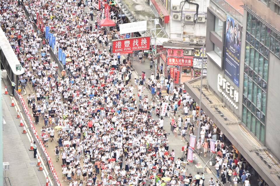 香港去年的反送中運動。(圖：找尋失去的靈魂推特)