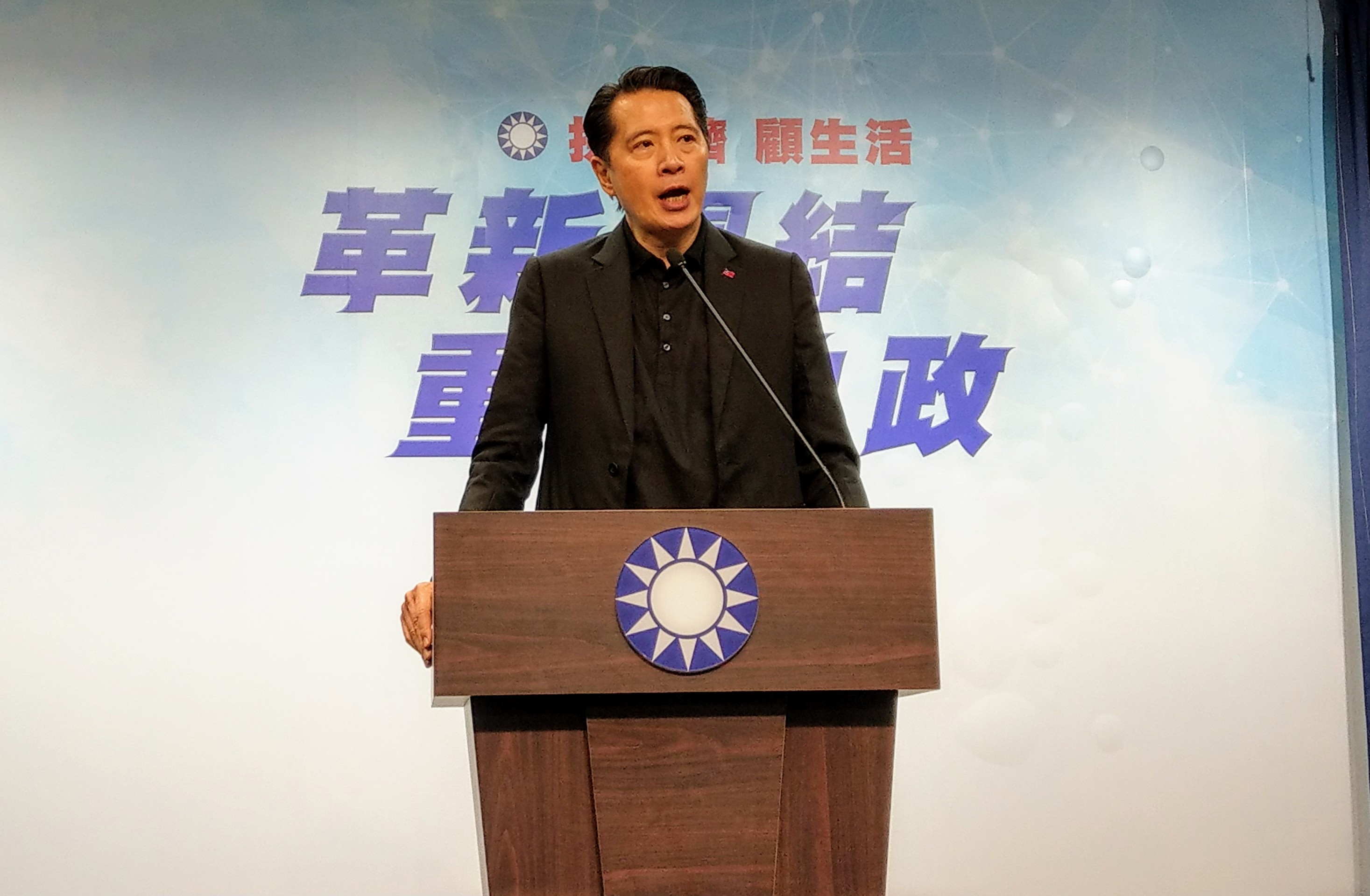國民黨發言人歐陽龍2日表示，雙方溝通管道一直很暢通，郭台銘與國民黨系出同門，都是「中華民國派」，兩人會面什麼都可以談，也不排除合作的可能性。(資料照/劉品希 攝)