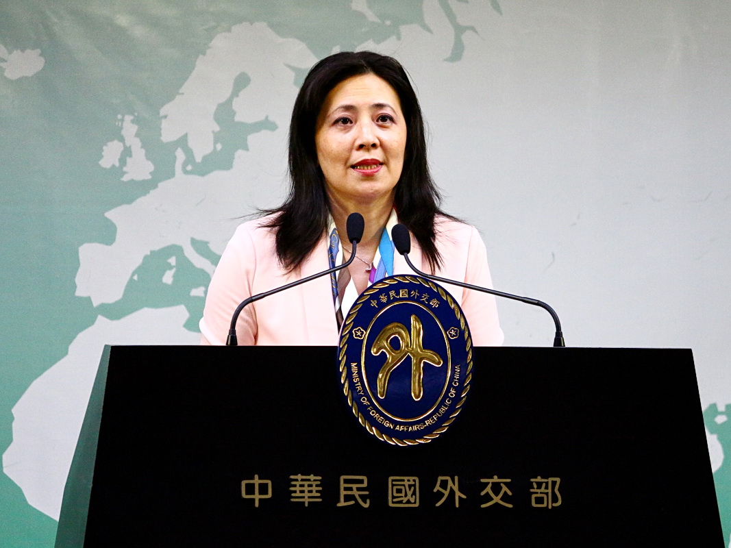 外交部發言人歐江安22日表示，外交部提醒國人在出國前應做完善準備，並應投保海外旅遊保險。(資料照/王照坤 攝)