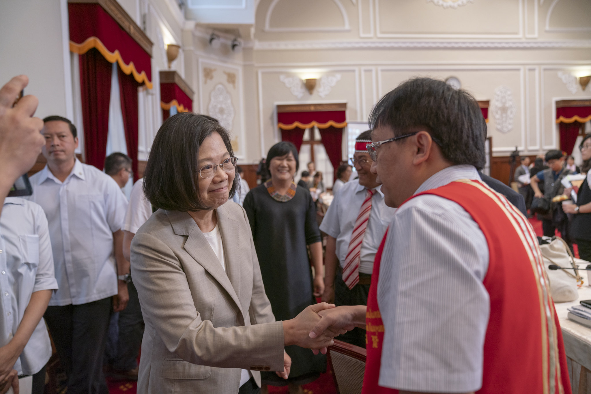 蔡英文總統18日在總統府原住民族歷史正義與轉型正義委員會上表示，完成修法是她的承諾。(圖：總統府Flickr)