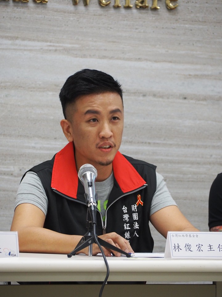 紅絲帶基金會行銷部主任林俊宏。(蕭照平攝)