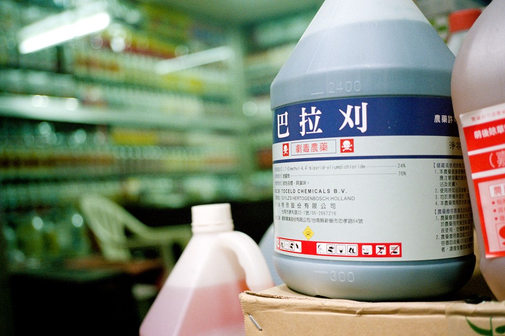 農委會表示，因巴拉刈已有替代藥劑，2月1日起全面禁用。(資料照 / 圖片來源：LordcolusCC BY 2.0)