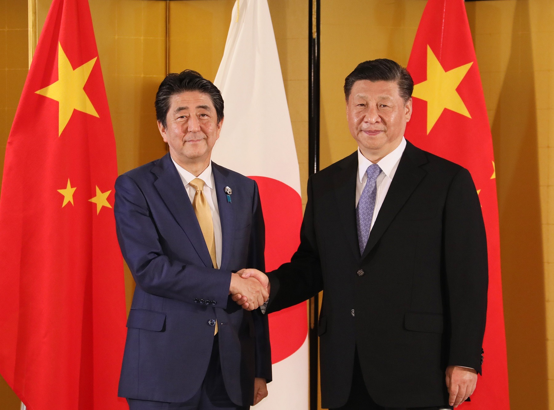 日本首相安倍晉三與中國國家主席習近平在大阪會面。 (圖:日本外務省)
