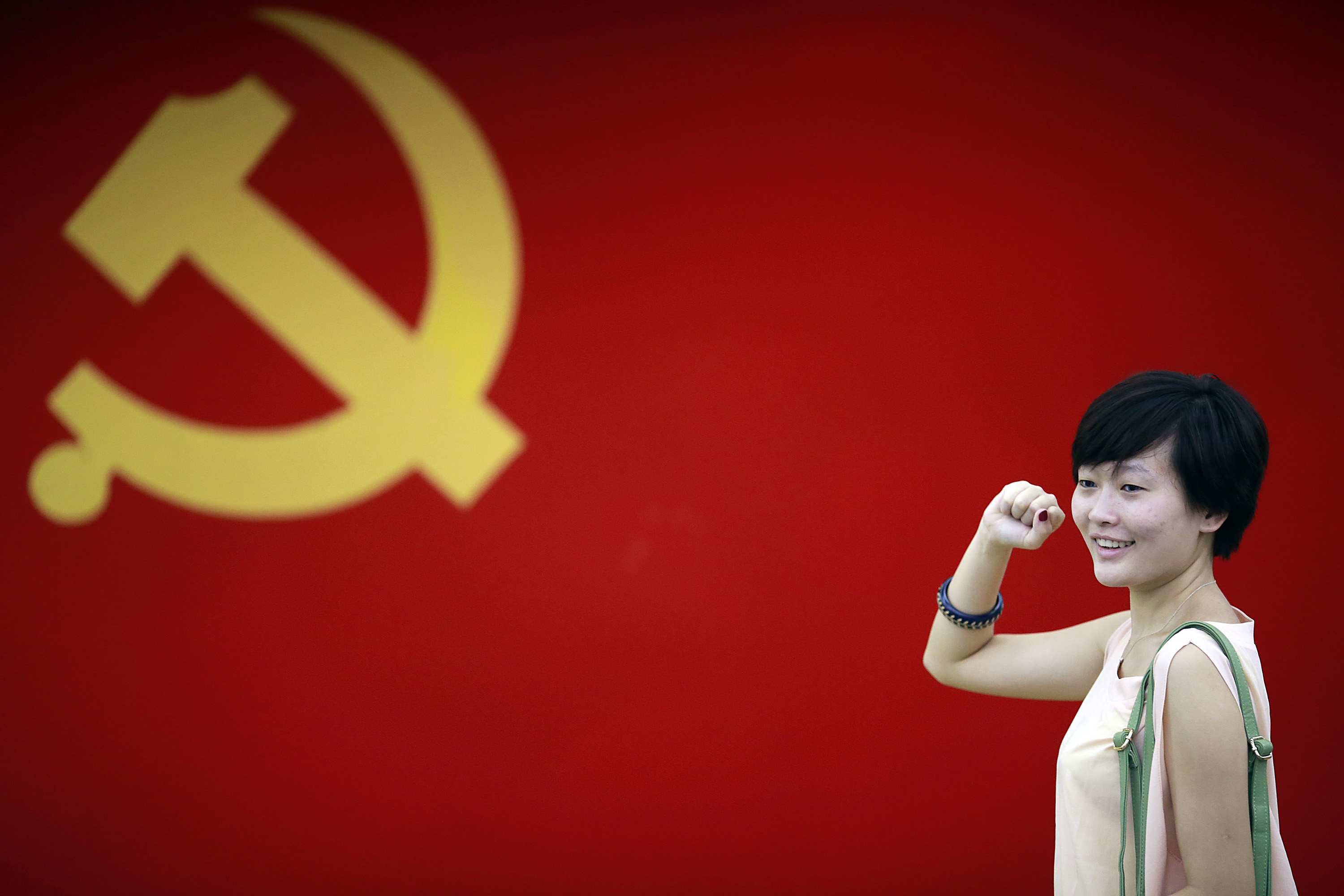 中國湖南推家庭廉政教育 要求官員配偶築牢清廉底線。示意圖。(美聯社/達志影像)