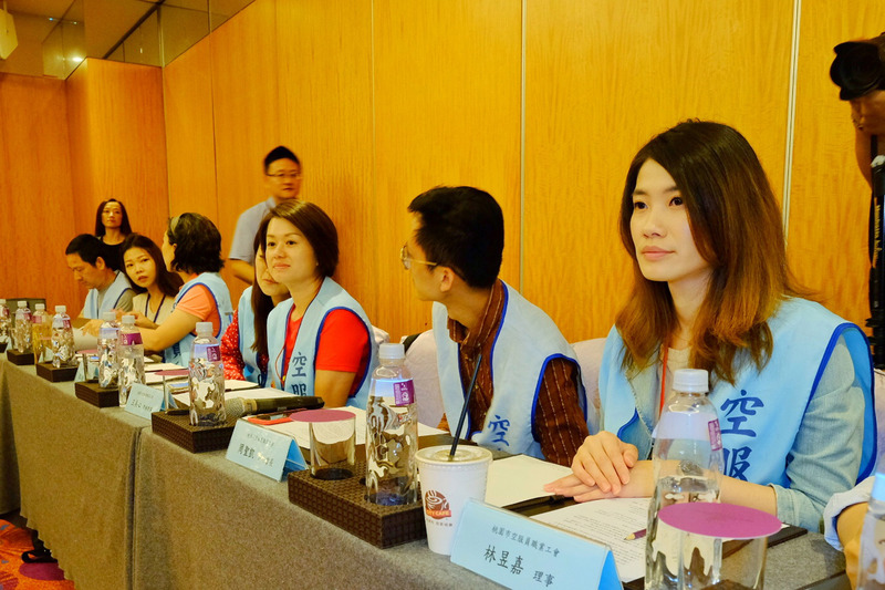 桃園市空服員職業工會2日表示，希望長榮航空可以拿出善意，與工會進行友善有效的溝通，將6項有共識的訴求簽訂團體協約。(圖：中央社)