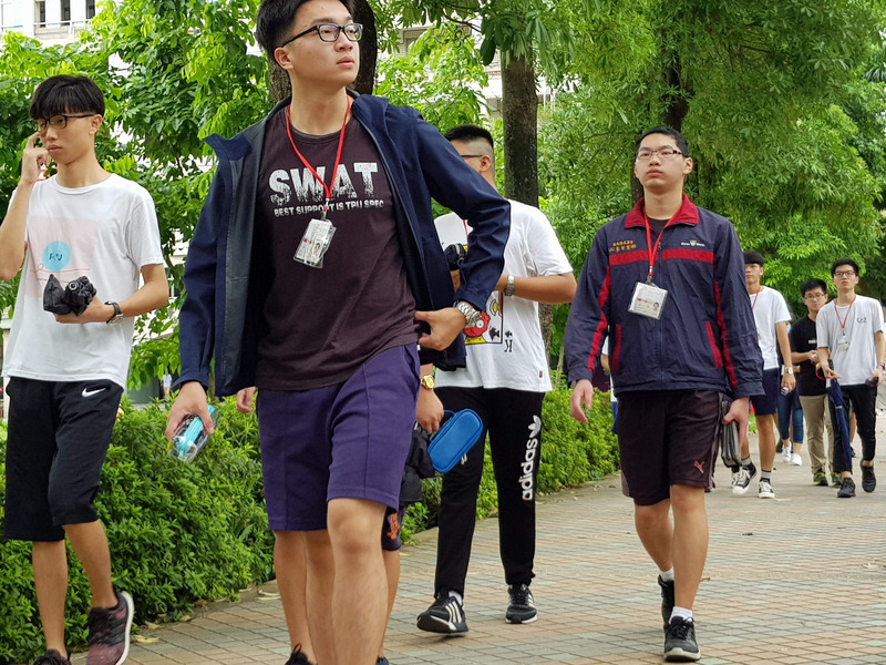 109學年度學科能力測驗訂於2020年1月17日、18日考試，但學測報名今年銳減5千人，新規定是手機必須完全關機。(檔案照片/中央社)