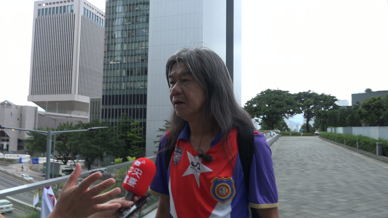前立法會議員梁國雄(長毛)接受央廣專訪，分析香港反送中行動。（詹婉如攝）