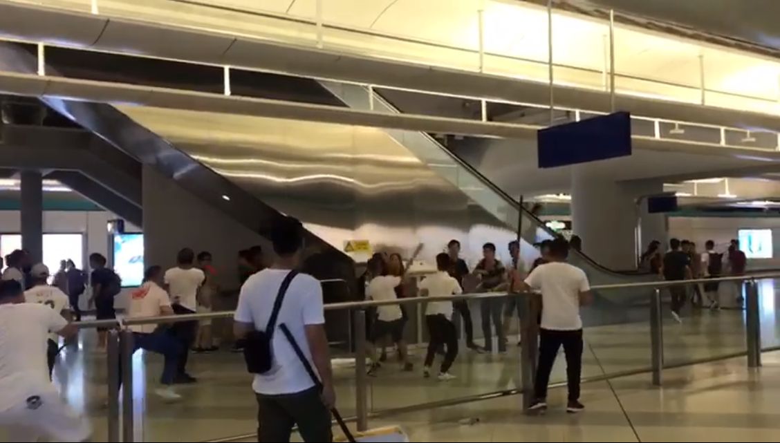 香港新界元朗7月21日晚間發生襲擊事件。(馮啟恩 攝)