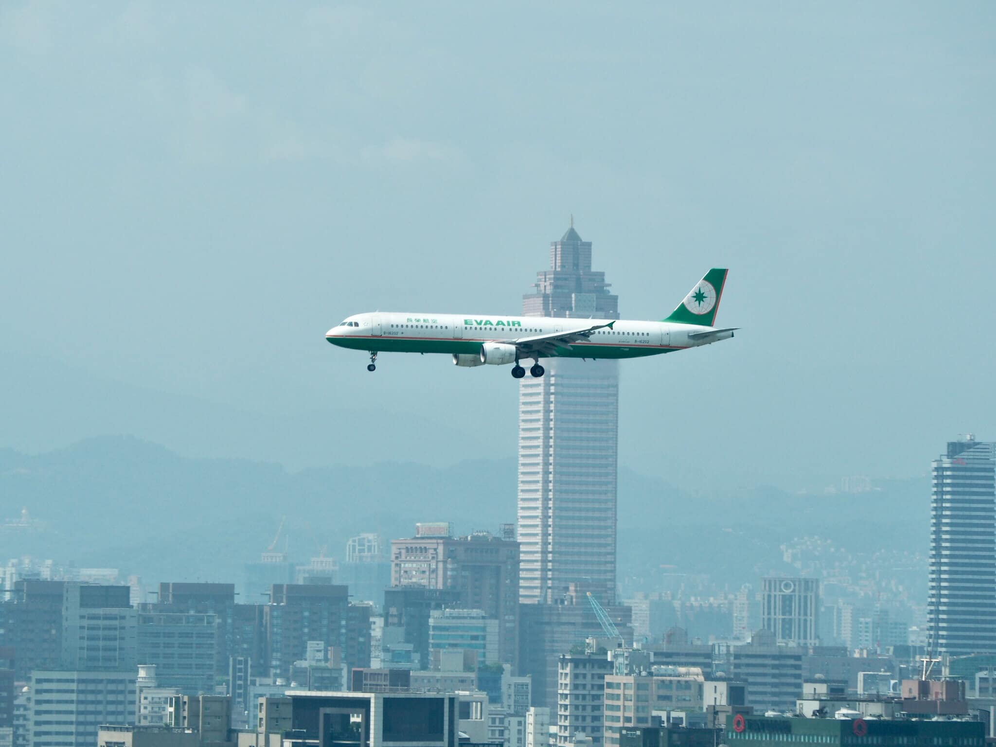 國際航空專業評鑑網站AirlineRatings.com公布2019年全球最安全20家航空公司名單，長榮航空榮登第三名。（資料照/蕭照平 攝）