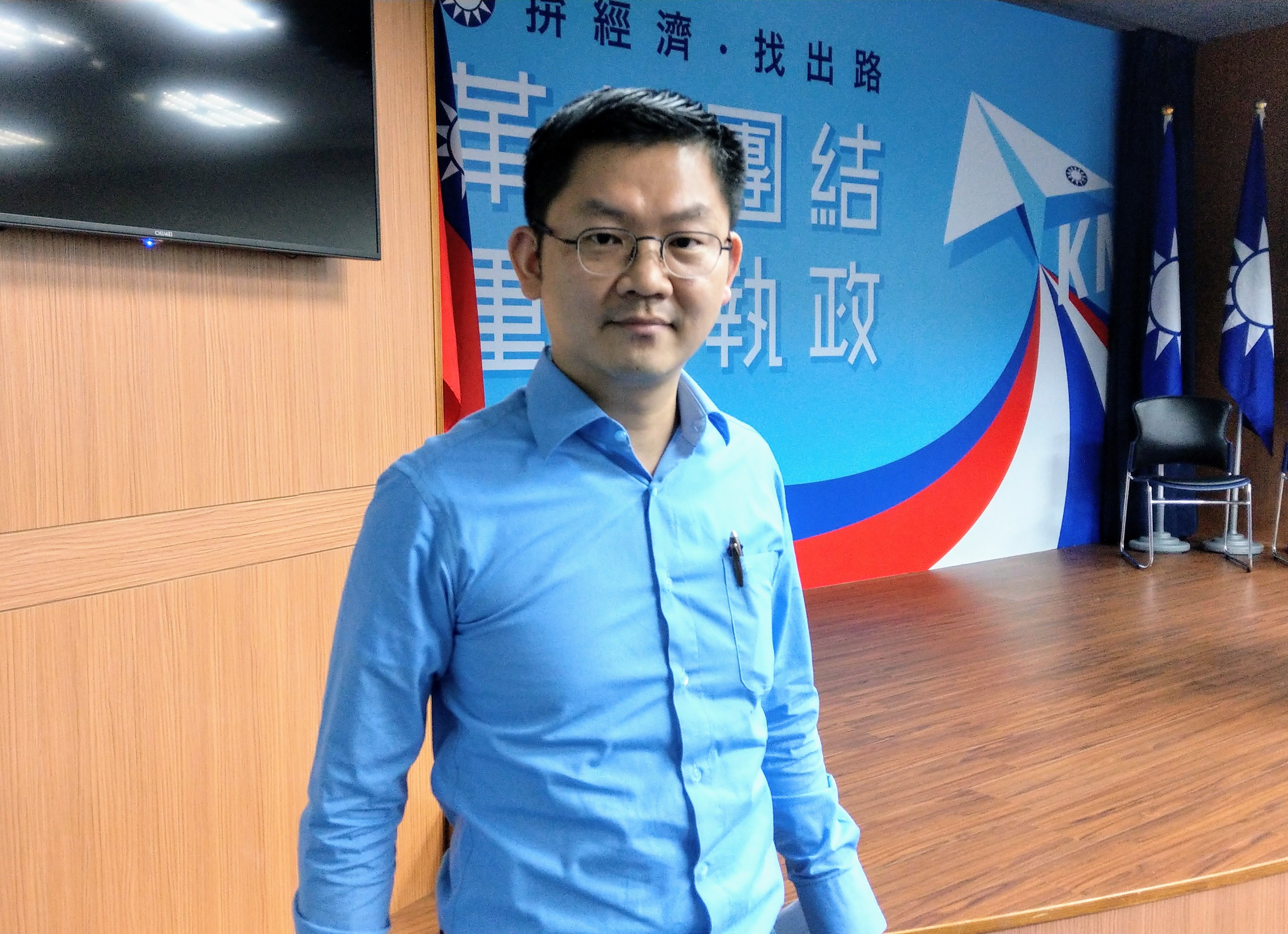 國民黨副發言人黃心華2日表示，黨內評估政黨票逐漸回溫，目前已超越民進黨，黨內預估區域立委可拿下43席，不分區則可衝到14席，將可搶下57席國會過半席次。(資料照/劉品希 攝)