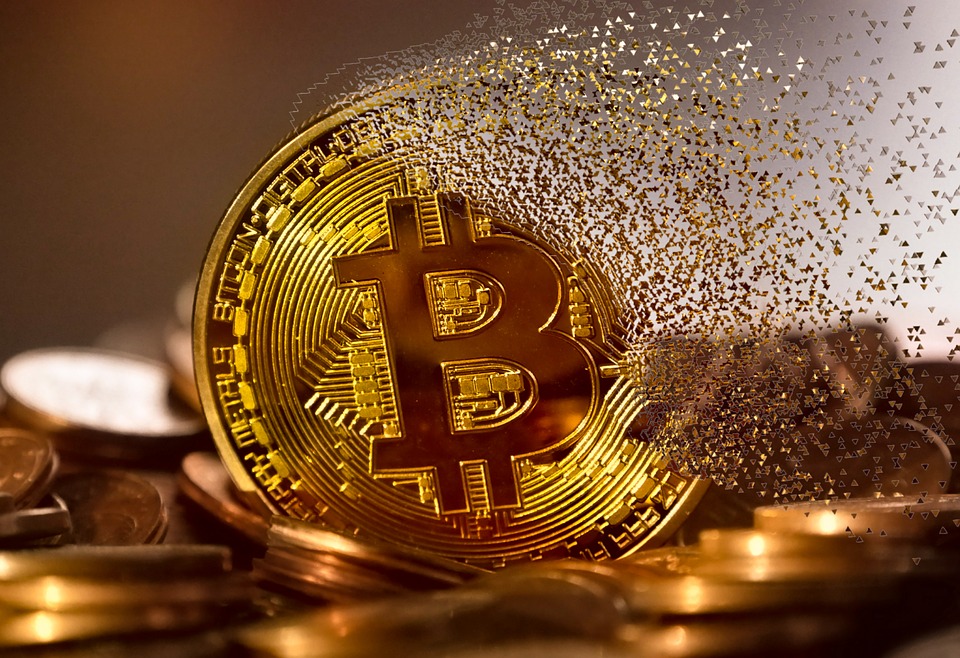 央行31日表示，全球近9成比特幣交易屬投機或投資，支付商家僅約1%，比特幣用於支付比例極低。(圖：Pixabay)