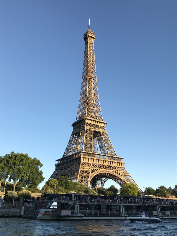巴黎艾菲爾鐵塔(Eiffel Tower)正準備重新開放迎接遊客。但對於疫情的擔憂揮之不去，最初將禁止使用電梯。(圖：中央社)