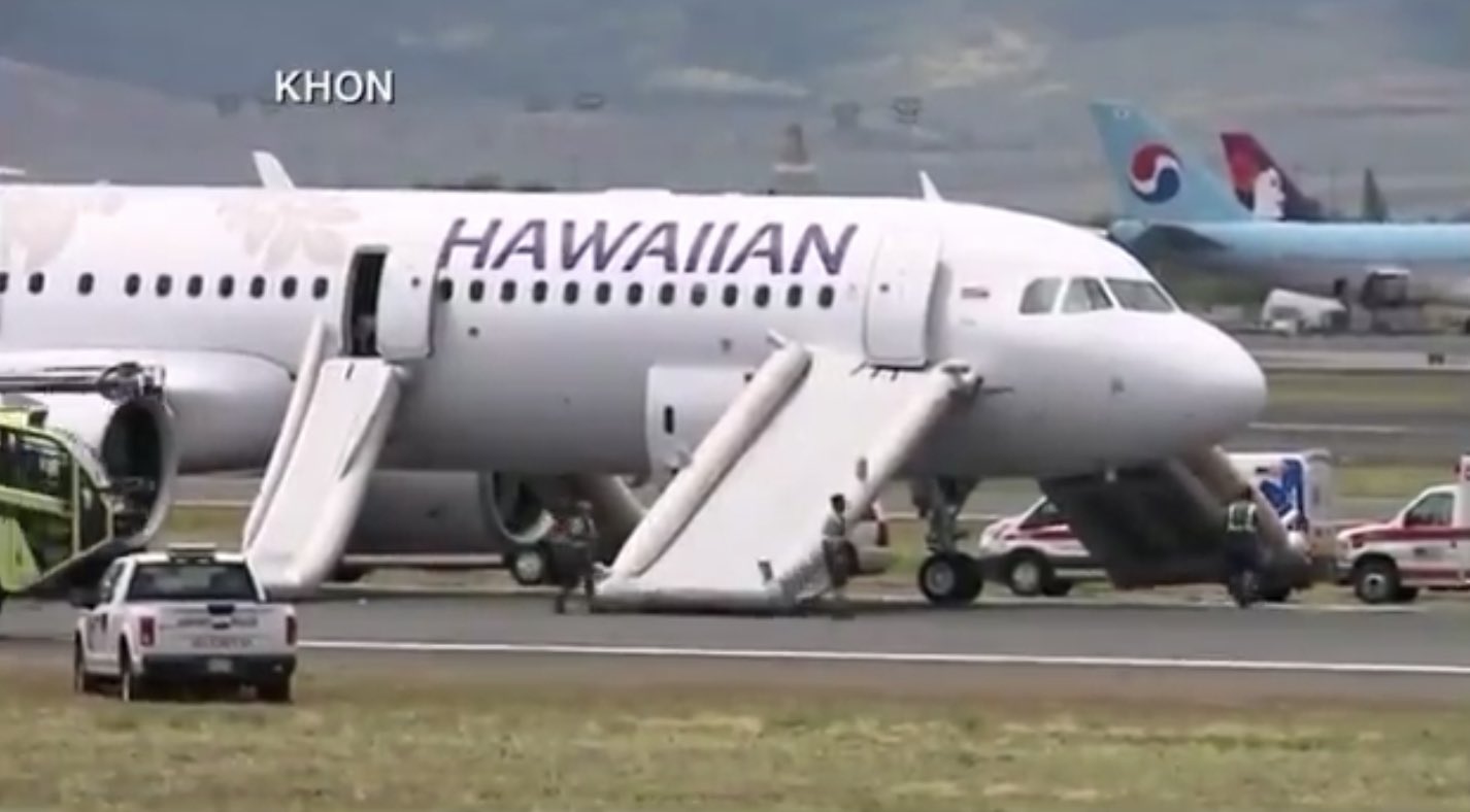 夏威夷航空(Hawaiian Airlines)一架客機於當地時間22日因機艙內冒煙，緊急迫降在夏威夷首府檀香山(Honolulu)。(圖取自推特)