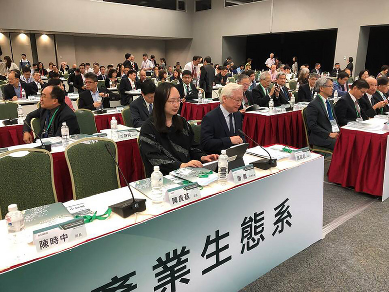 政務委員唐鳳3日表示，往後的資安防護戰場，不再是築起高牆並做到滴水不漏，而是更重視當發生攻擊時，如何有效應對與反擊。(圖：中央社)