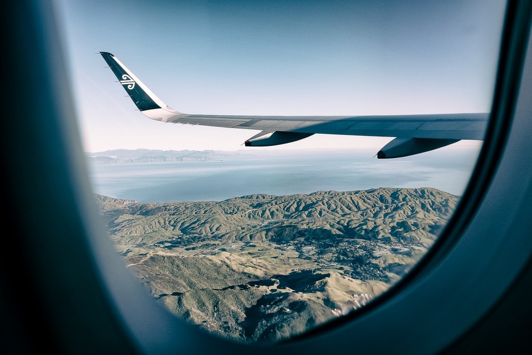 紐西蘭重新對澳洲開放邊境。圖為紐西蘭航空公司(Air New Zealand) (圖:James Coleman/Unsplash)