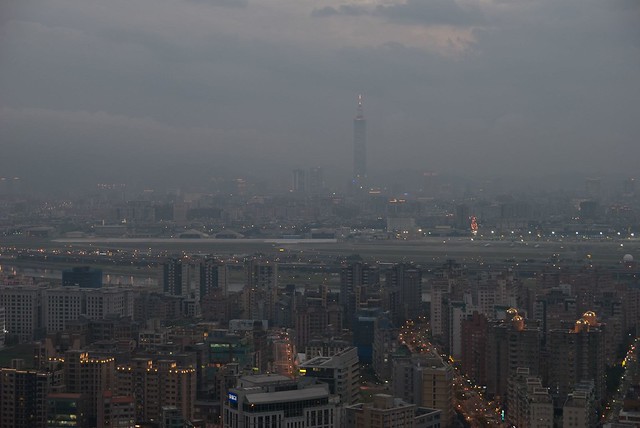 國家衛生研究院環境醫學研究所合聘研究員郭育良表示，雖然目前台灣的PM2.5濃度平均值逐年下降，但現存的濃度對易感族群仍有影響。(圖取自flickr)