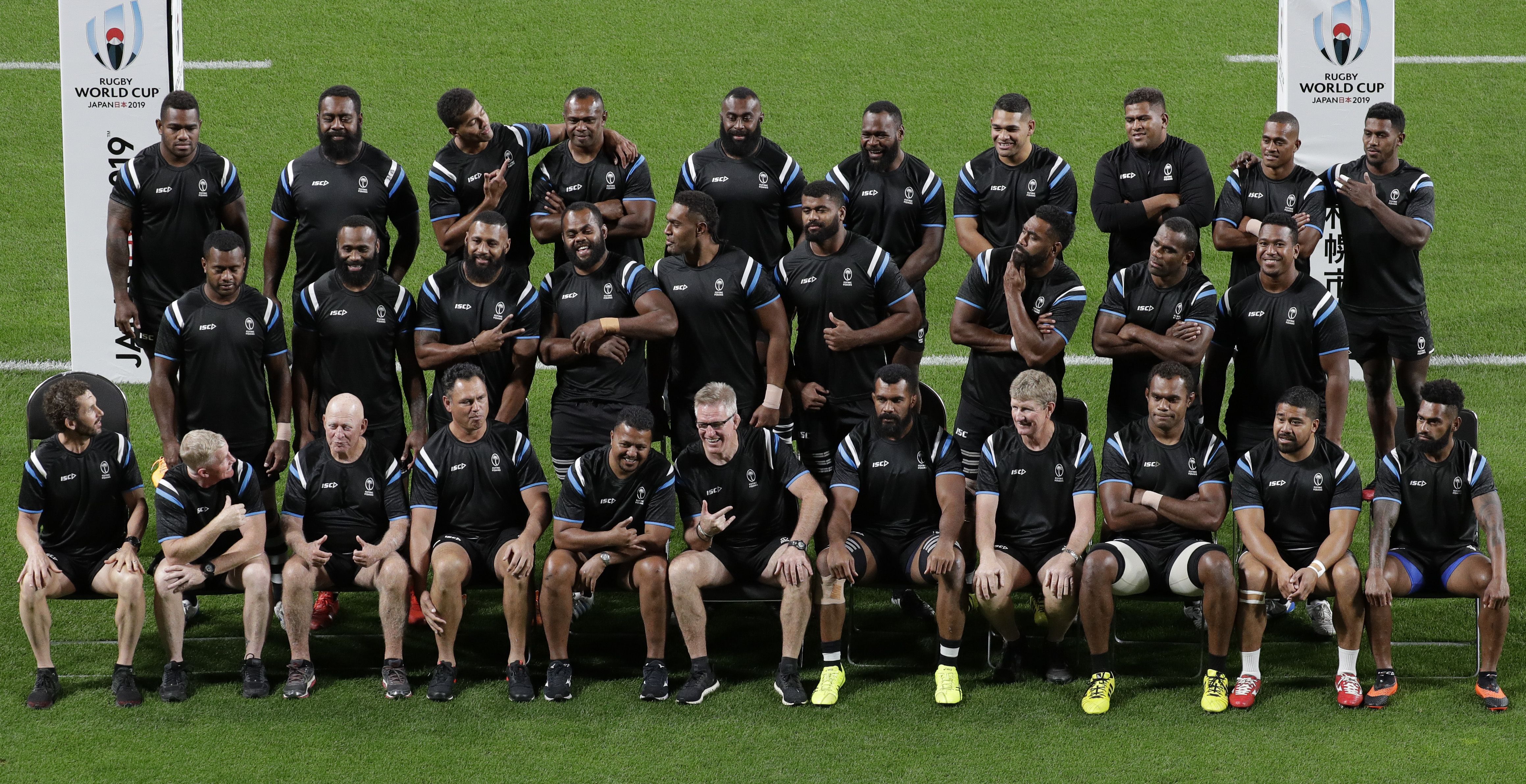 世界盃橄欖球賽揭幕，圖為裴濟隊的團體照。(美聯社/達志影像)