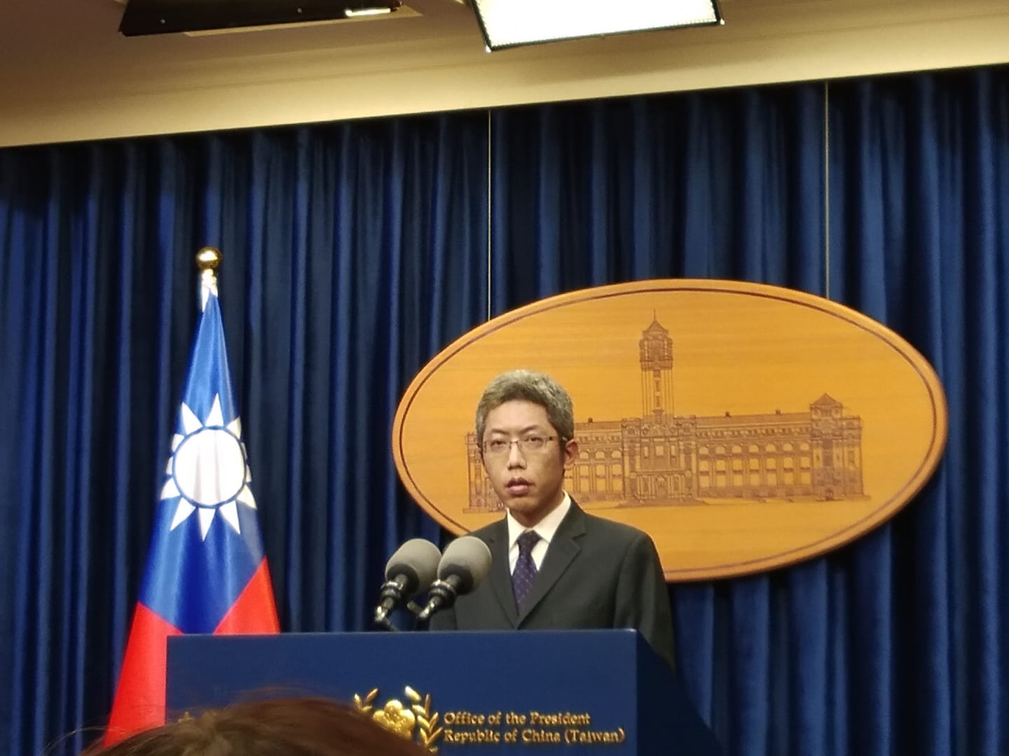 總統府發言人丁允恭27日指出，國民黨立委陳學聖濫用國會公器，針對總統的學位等問題進行政治抹黑。(資料照/王韋婷 攝)
