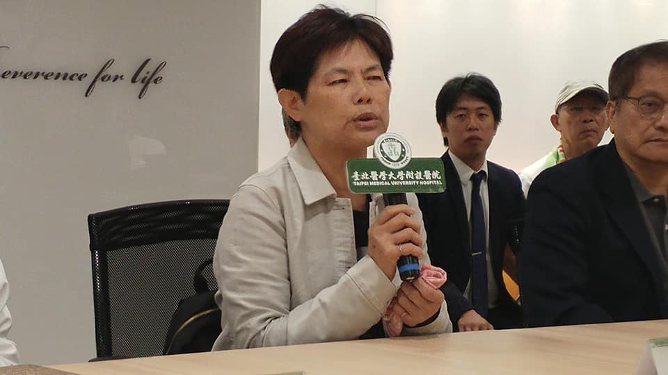 史明教育基金會董事長黃敏紅今天(21日)與北醫共同舉行記者會，說明史明最後的就醫狀況與遺願（劉玉秋攝）