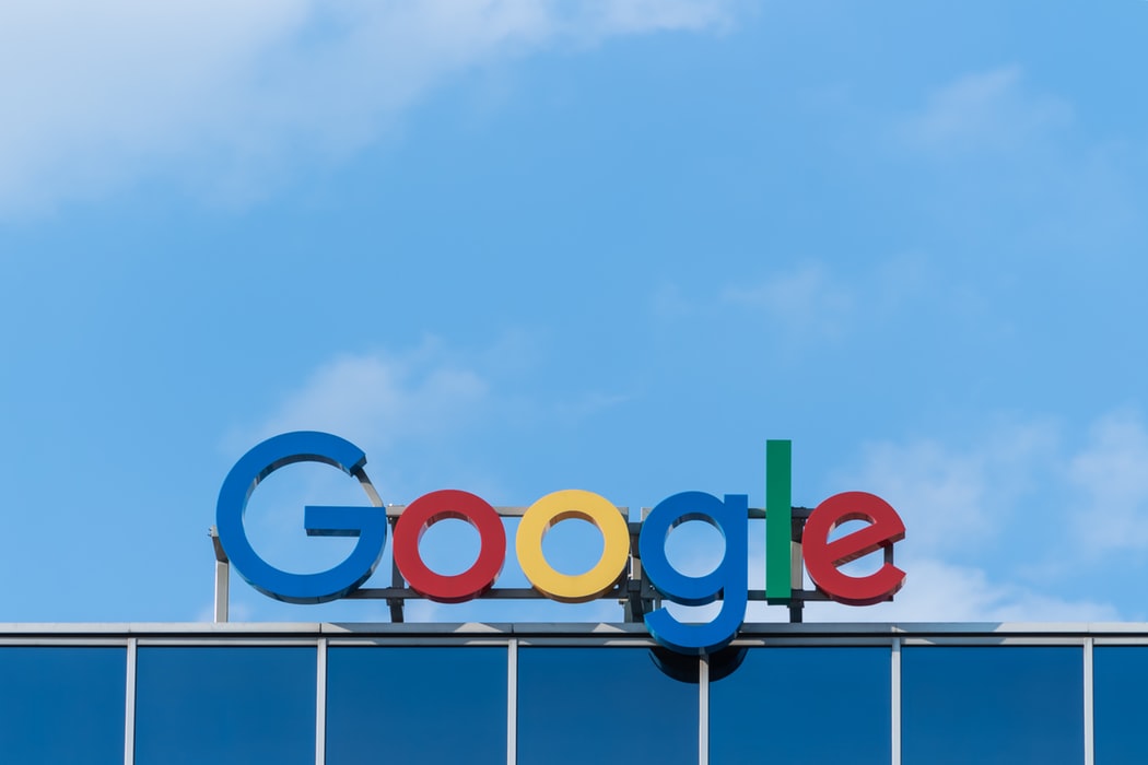 Google母公司Alphabet營收超預期，盤後股價勁揚。 (示意圖/Paweł Czerwiński@unsplash)