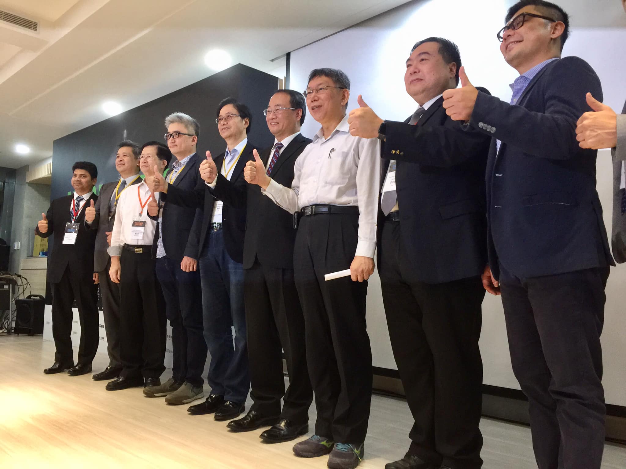 運用重症資料進一步找出精準醫療方案的「醫療數據松」競賽，27日在台北醫學大學正式起跑。(蕭照平攝)
