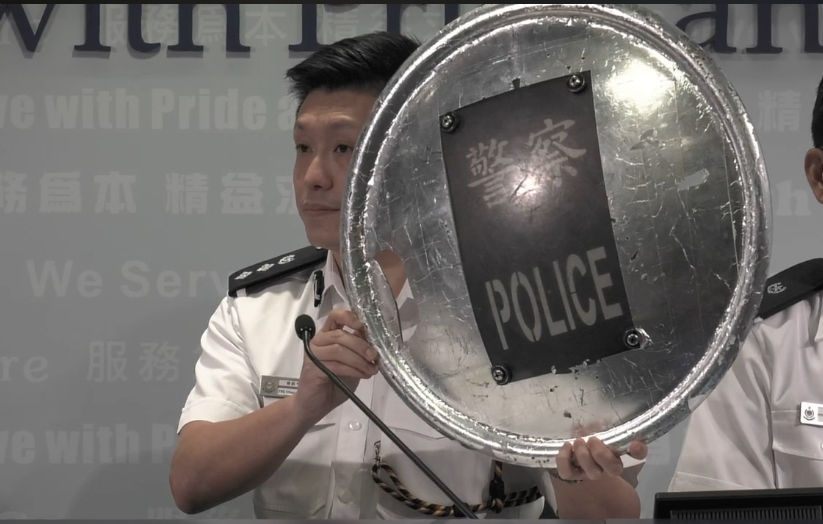 警察公共關係科總警司謝振中今天在例行記者會上說，收到有關情報，10月1日將會非常危險，示威者行動在深度及廣度有升級的趨勢。(圖：翻攝香港警務處視頻)