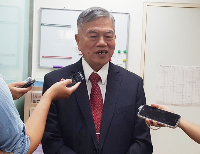 經濟部長沈榮津7日指出，調降汽車關鍵零組件進口關稅不但有助整車廠降低成本，且因這9項零組件國內無產出，也不會衝擊到零件廠，是好事一件。(資料照/謝佳興 攝)
