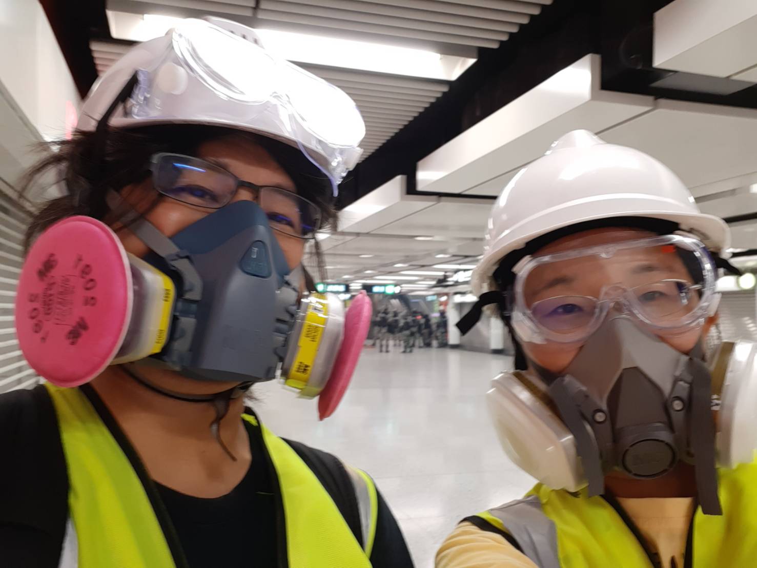 香港「反送中」中央廣播電臺特派採訪團隊。（記者詹婉如提供）